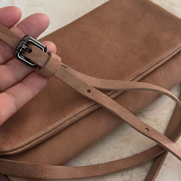 Soho Bags Made In Italy Leather Compact Crossbody Organizer Bag - Picture 14 of 16